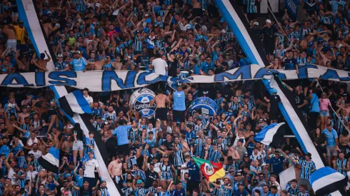Torcida do Grêmio na Arena durante partida pelo Brasileirão – Foto: Maxi Franzoi/AGIF