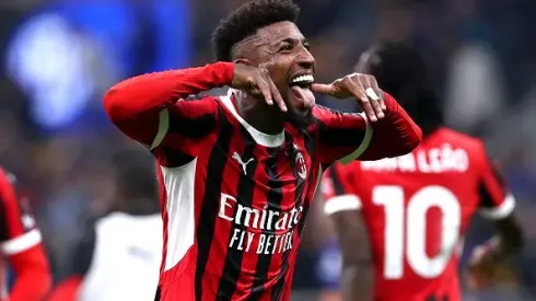 Emerson Royal comemorando gol durante partida entre Inter de Milão e Milan, no Estádio Giuseppe Meazza, pelo Campeonato Italiano. Foto: Marco Luzzani