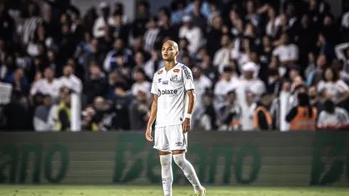 SP – SANTOS – 01/07/2024 – BRASILEIRO B 2024, SANTOS X CHAPECOENSE – Mateus Xavier jogador do Santos durante partida contra o Chapecoense no estadio Vila Belmiro pelo campeonato Brasileiro B 2024. Foto: Abner Dourado/AGIF