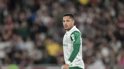 Vitor Roque preocupa e vira manchete na Espanha após novo jogo sem brilho. Foto: Thiago Ribeiro/AGIF