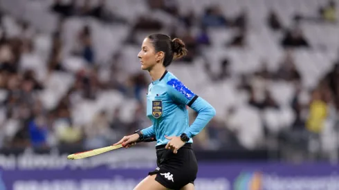 Árbitra. Foto Anderson Romão/AGIF