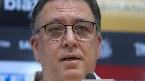 Torcida do Santos questiona treinador e reforça apoio crítico a Neymar. Foto: Reinaldo Campos/AGIF