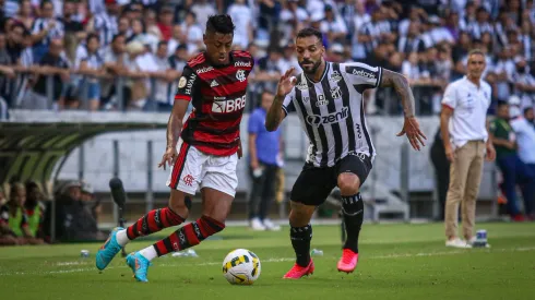Michel jogador do Ceara durante partida contra o Flamengo no estadio Arena Castelao pelo campeonato Brasileiro A 2022. Foto: Lucas Emanuel/AGIF