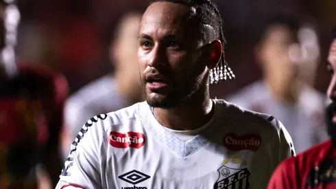 PE – RECIFE – 26/07/2025 – BRASILEIRO A 2025, SPORT X SANTOS – Neymar jogador do Sport durante partida contra o Santos no estadio Ilha do Retiro pelo campeonato Brasileiro A 2025. Foto: Rafael Vieira/AGIF