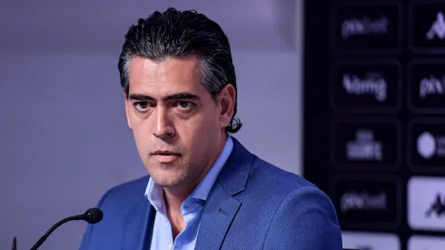 Paulo Bracks expõe negociação de Rubens no Galo