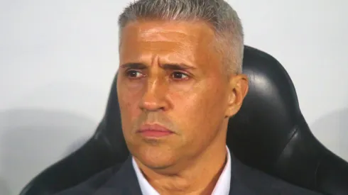 PR – CURITIBA – 06/08/2025 – COPA DO BRASIL 2025, ATHLETICO-PR X SAO PAULO – Hernan Crespo tecnico do Sao Paulo durante partida contra o Athletico-PR no estadio Arena da Baixada pelo campeonato Copa Do Brasil 2025. Foto: Gabriel Machado/AGIF