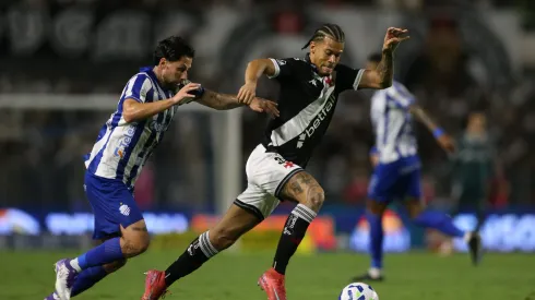 AL – MACEIO – 30/07/2025 – COPA DO BRASIL 2025, CSA X VASCO – Joao Victor jogador do Vasco durante a partida entre CSA e Vasco no Estadio Rei Pele em Maceio (AL), pela Copa do Brasil 2025. Foto: Marlon Costa/AGIF