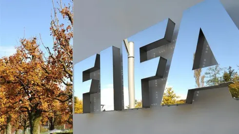 Fifa pressiona CBF em silêncio e revela brecha que pode mudar VAR no Brasileirão (Reprodução)