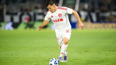 Bernabei em ação pelo Inter contra o RB Bragantino – Foto: Anderson Romão/AGIF