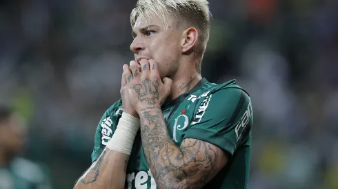 — Roger Guedes com a camisa do Palmeiras em 2017