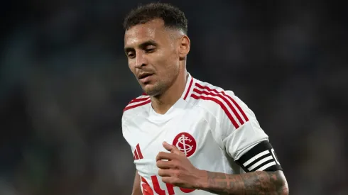 Alan Patrick se posiciona após derrota do Internacional na Libertadores