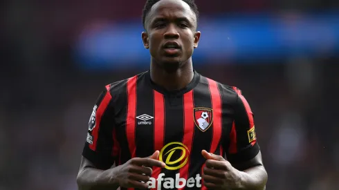 Sinisterra em partida no futebol inglês. Photo by Justin Setterfield/Getty Images