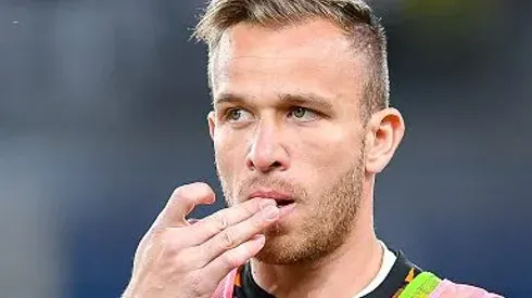Arthur Melo durante partida entre Genoa e Juventus, pelo Campeonato Italiano, em 2022.