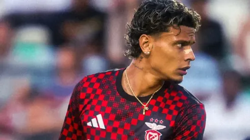 Ex-Palmeiras, Richard Ríos com a camisa do Benfica – Foto: Reprodução/Benfica