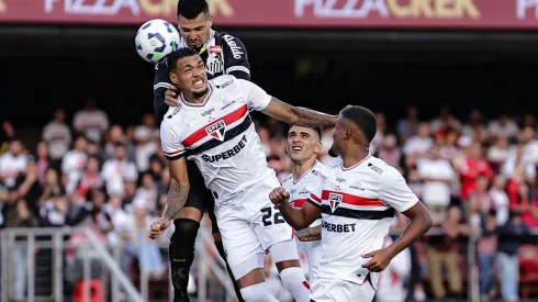 SP – SAO PAULO – 20/04/2025 – BRASILEIRO A 2025, SAO PAULO X SANTOS – Ruan jogador do Sao Paulo durante partida contra o Santos no estadio Morumbi pelo campeonato Brasileiro A 2025. Foto: Fabio Giannelli/AGIF
