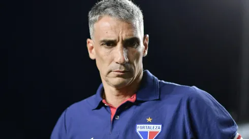 Vojvoda tem um grande desafio no Santos. Foto: Thiago Ribeiro/AGIF.