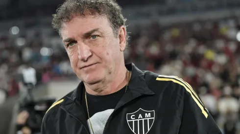 Cuca técnico do Atlético-MG durante partida contra o Flamengo no estádio Maracanã pelo campeonato Copa Do Brasil 2025. Foto: Thiago Ribeiro/AGIF