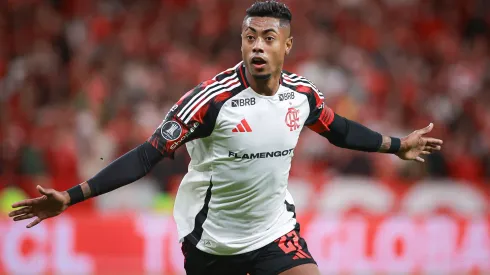 RS – PORTO ALEGRE – 20/08/2025 – COPA LIBERTADORES 2025, INTERNACIONAL X FLAMENGO – Bruno Henrique jogador do Flamengo comemora seu gol durante partida contra o Internacional no estadio Beira-Rio pelo campeonato Copa Libertadores 2025. Foto: Maxi Franzoi/AGIF