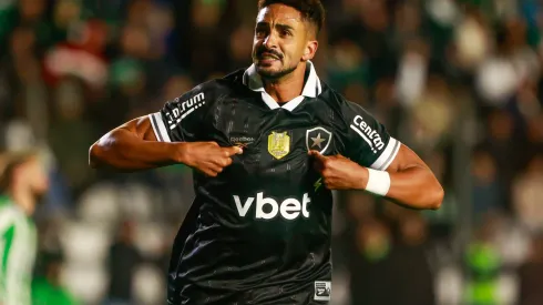 RS – CAXIAS DO SUL – 24/08/2025 – BRASILEIRO A 2025, JUVENTUDE X BOTAFOGO – Chris Ramos jogador do Botafogo comemora seu gol durante partida contra o Juventude no estadio Alfredo Jaconi pelo campeonato Brasileiro A 2025. Foto: Luiz Erbes/AGIF