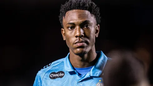 Zagueiro voltou a ter minutos – Foto: Raul Baretta/Santos FC.