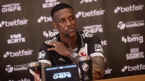 Robert Renan durante apresentação no Vasco – Foto: Dikran Sahagian/Vasco