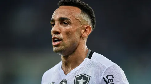 Marçal completa 100 jogos pelo Botafogo e comenta possível saída de Cuiabano: