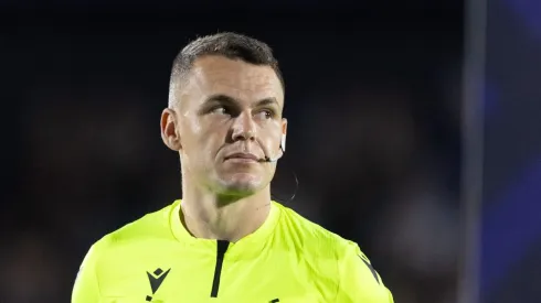 SP – BRAGANCA PAULISTA – 17/04/2024 – BRASILEIRO A 2024, BRAGANTINO X VASCO – O arbitro Paulo Cesar Zanovelli da Silva durante partida entre Bragantino e Vasco no estadio Nabi Abi Chedid pelo campeonato Brasileiro A 2024.