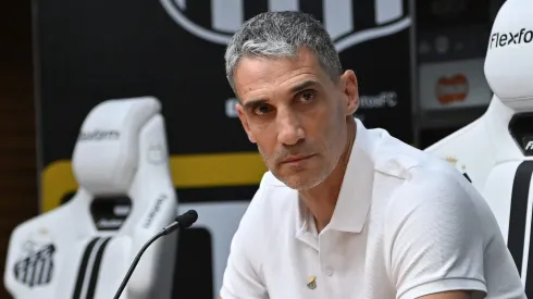 Vojvoda durante coletiva pelo Peixe