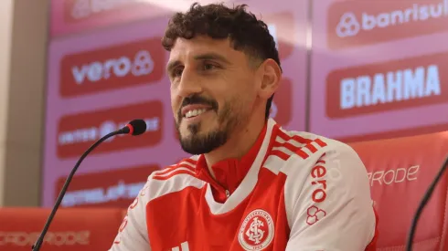 Rogel, em sua apresentação no Beira-Rio em 2024 (Ricardo Duarte/Internacional)