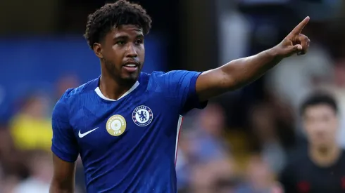 Andrey Santos, no amistoso Chelsea x Bayer Leverkusen em agosto (Eddie Keogh/Getty Images)