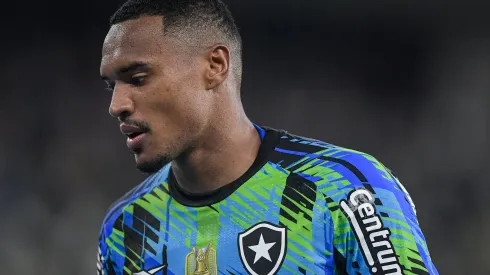 RJ – RIO DE JANEIRO – 17/08/2025 – BRASILEIRO A 2025, BOTAFOGO X PALMEIRAS – John goleiro do Botafogo durante partida contra o Palmeiras no estadio Engenhao pelo campeonato Brasileiro A 2025. Foto: Thiago Ribeiro/AGIF