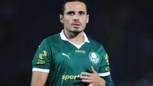 SP – BARUERI – 25/01/2025 – PAULISTA 2025, PALMEIRAS X NOVORIZONTINO – Raphael Veiga jogador do Palmeiras durante partida contra o Novorizontino no estadio Arena Barueri pelo campeonato Paulista 2025. Foto: Ettore Chiereguini/AGIF