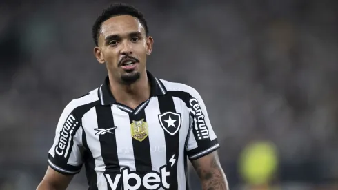 Vitinho falou sobre importância do Botafogo em sua convocação. Foto: Jorge Rodrigues/AGIF
