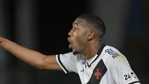 RJ – RIO DE JANEIRO – 24/08/2025 – BRASILEIRO A 2025, VASCO X CORINTHIANS – Rayan jogador do Vasco durante partida contra o Corinthians no estadio Sao Januario pelo campeonato Brasileiro A 2025.
