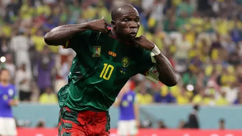 Vincent Aboubakar comemora o gol da vitória de Camarões sobre o Brasil na Copa 2022 (Clive Brunskill/Getty Images)