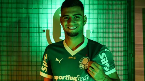 Apresentação de Andreas Pereira, novo atleta da SE Palmeiras, na Academia de Futebol, em São Paulo-SP. (Foto: Fabio Menotti/Palmeiras/by Canon)