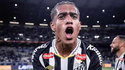Souza pode deixar o Santos em 2026 – Foto: Raul Baretta/Santos FC.
