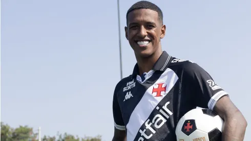 Robert Renan, em sua apresentação no Vasco (Matheus Lima/Vasco)