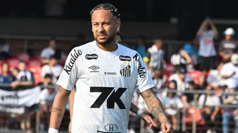 Neymar durante partida do Santos no Campeonato Brasileiro – Foto: Jota Erre/AGIF