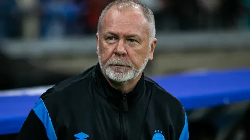 Mano Menzes segue pressionado no Grêmio – Foto: Fernando Moreno/AGIF