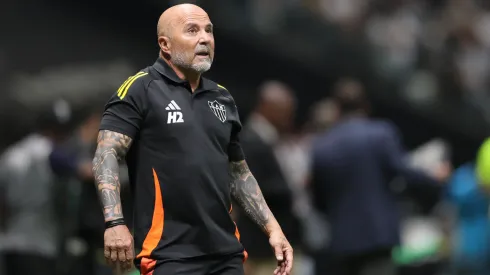 Jorge Sampaoli durante Atlético-MG x Santos – Foto: Gilson Lobo/AGIF