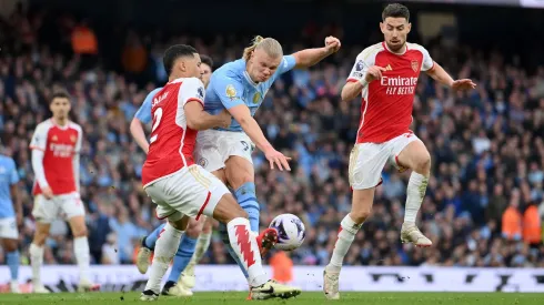 Arsenal e Manchester City fazem um grande clássico pela Premier League neste domingo