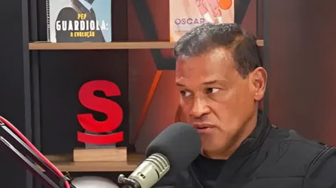 Muller é comentarista esportivo. Foto: Reprodução/YouTube Charla Podcast.