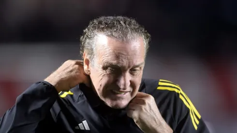 – Cuca está desempregado no mercado
