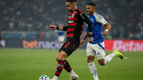 MG – BELO HORIZONTE – 04/05/2025 – BRASILEIRO A 2025, CRUZEIRO X FLAMENGO -Leo Ortiz jogador do Flamengo durante partida contra o Cruzeiro no estadio Mineirao pelo campeonato Brasileiro A 2025. Foto: Fernando Moreno/AGIF
