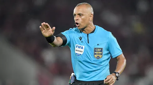 RJ – RIO DE JANEIRO – 12/07/2025 – BRASILEIRO A 2025, FLAMENGO X SAO PAULO – O arbitro Wilton Pereira Sampaio durante partida entre Flamengo e Sao Paulo no estadio Maracana pelo campeonato Brasileiro A 2025. Foto: Thiago Ribeiro/AGIF