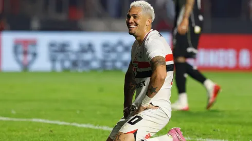 Luciano lamenta chance perdida contra o Ceará (Rubens Chiri e Miguel Schincariol/Saopaulofc.net)