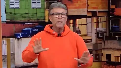 Neto detona atuação de Memphis pelo Brasileiro