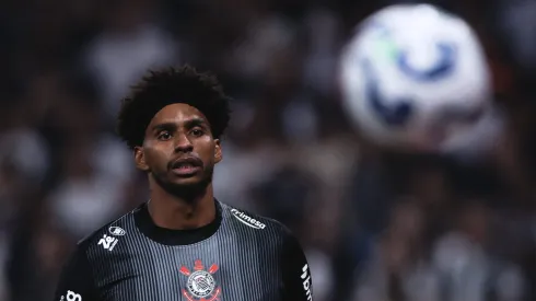 SP – SAO PAULO – 04/10/2025 – BRASILEIRO A 2025, CORINTHIANS X MIRASSOL – Hugo Souza goleiro do Corinthians durante partida contra o Mirassol no estadio Arena Corinthians pelo campeonato Brasileiro A 2025. Foto: Ettore Chiereguini/AGIF