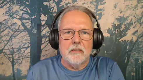 Renato Maurício Prado durante live no UOL Esporte – Foto: Reprodução/YouTube